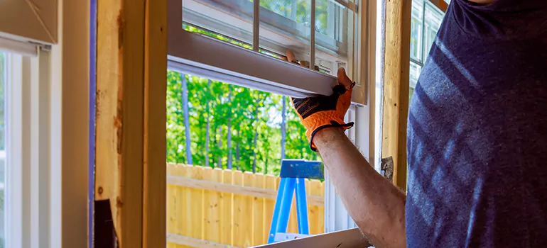 >Bay Window Curtain Rail Track in Milton, Ontario